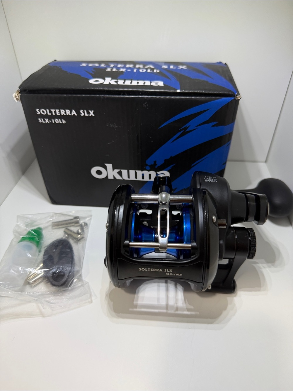 Solterra SLX Baitcasting Reel - Black/Blue